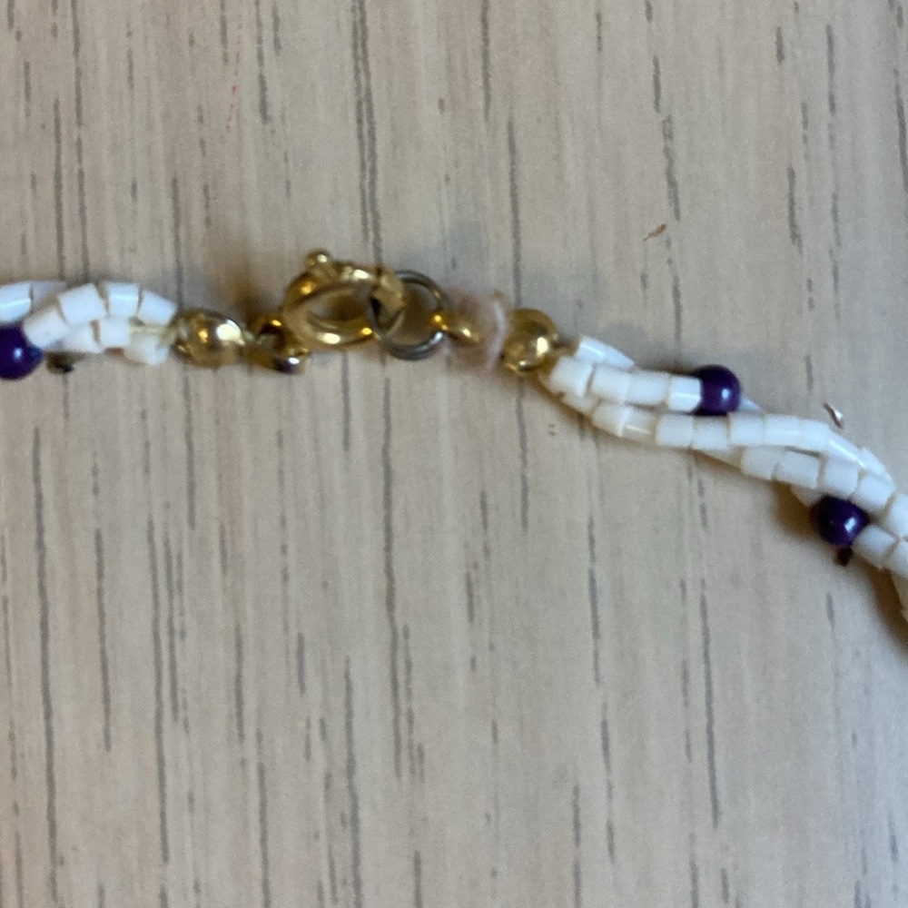 2 Shell Necklaces - Picture 10 of 11
